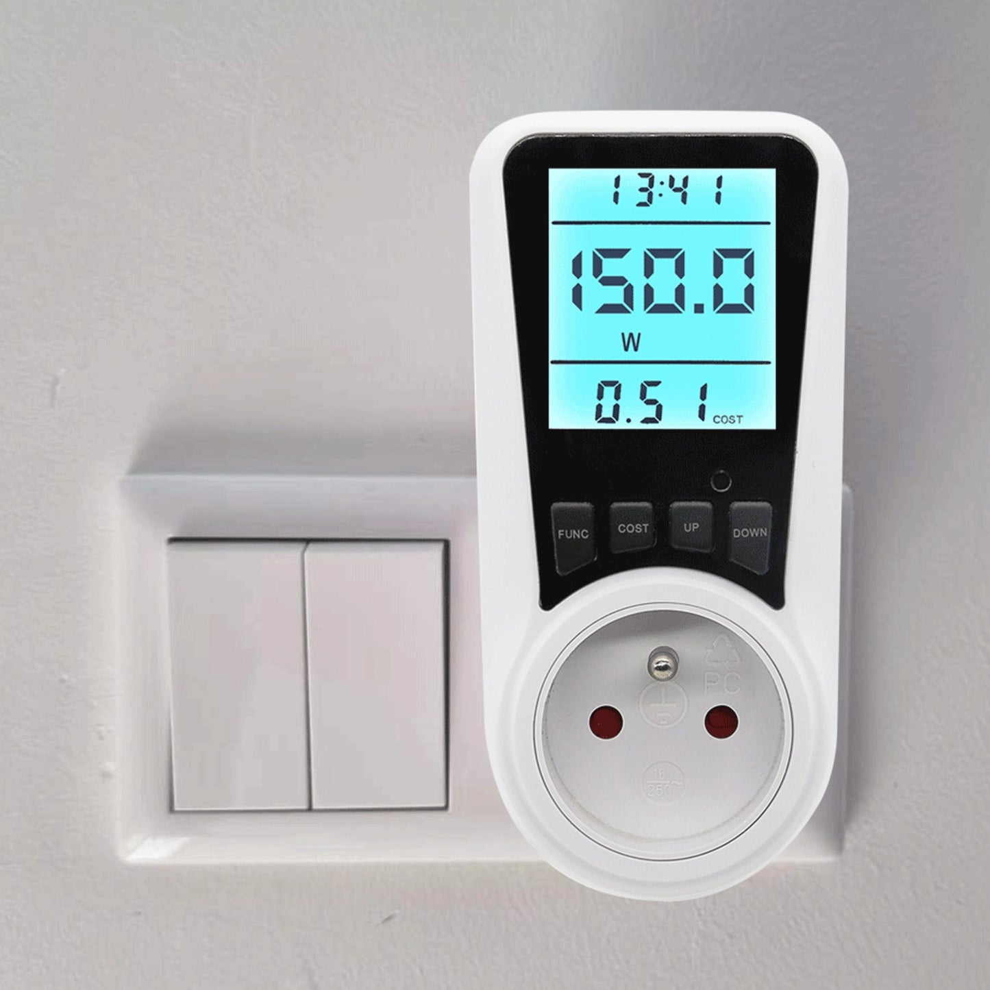 SEC24 Energiemeter met Led verlicht display - Verbruiksmeter - Stroomverbruik meter - Elektriciteitsmeter - Energie besparen - voor het meten van Watt/Ampère/Voltage/KWH (KWH230FR) BE + FR
