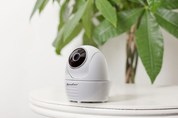SecuFirst Draadloze IP Camera Pan/Tilt Indoor (CAM114S)